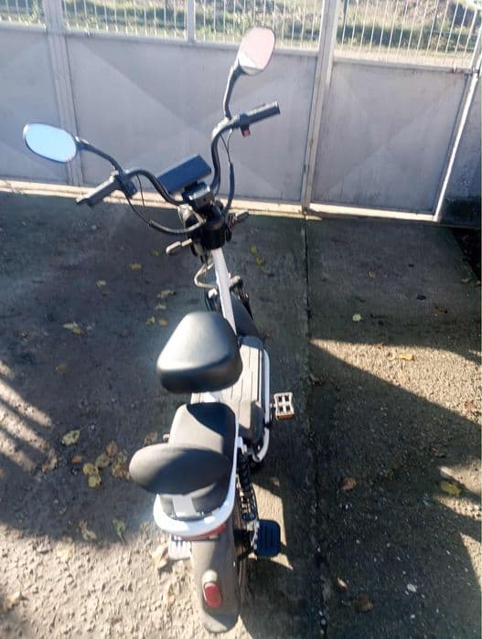 E-Scooter electric 500W 12Ah cu pedale.