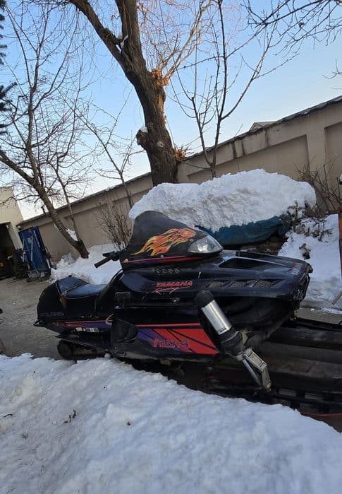 Snowmobil Polaris Indy xlt 580, Skidoo rotax, Yamaha Vmax 4 750
