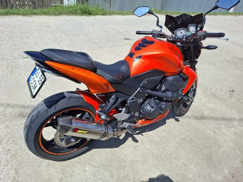 Vând  Motocicleta  Kawasaki z 750