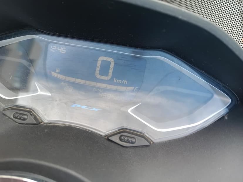 Vând/schimb Honda PCX 125,2024, ABS,top case+parbriz Givi, full Led