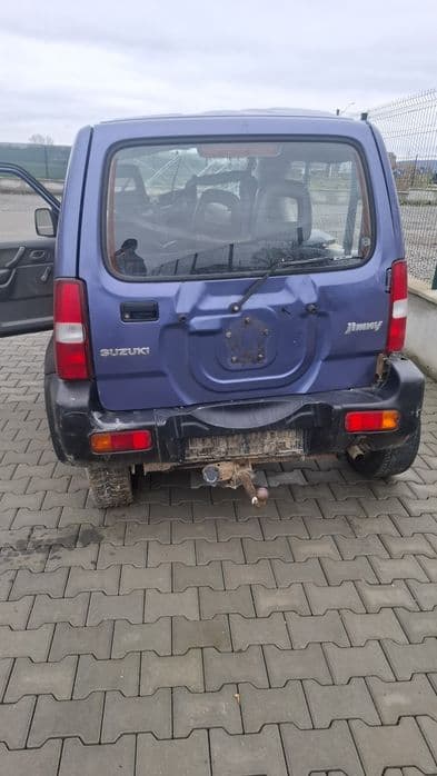 Vand capota, far, bara Suzuki Jimny