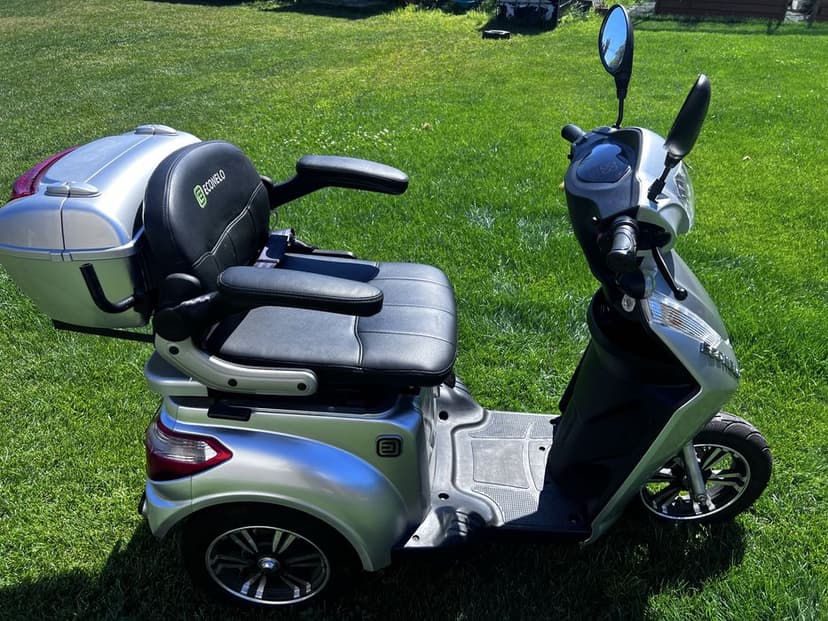 Motociclu electric Econelo pt batrani scuter scooter pers dizabilitati