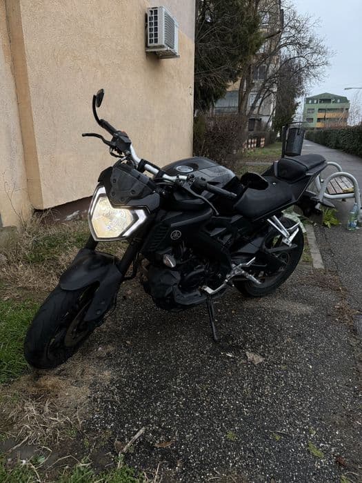 Motocicleta Yamaha MT125 2017