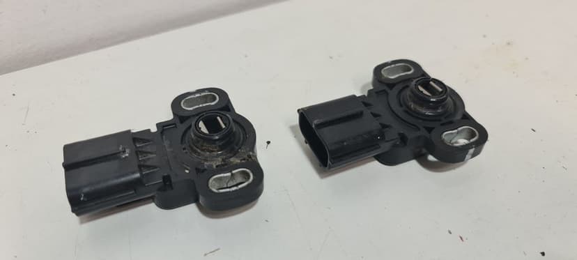 Senzor TPS Yamaha R1 R6 MT09 XSR  / releu far semnalizari pornire