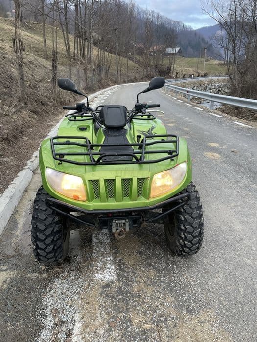 De vanzare atv Arctic-cat 550
