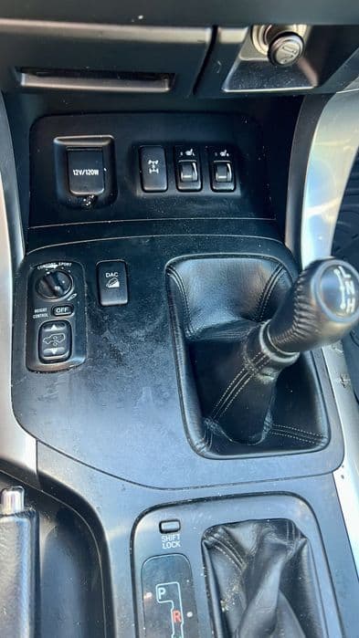 TOYOTA LAND CRUISER 3.0 D-4D 8 locuri echipare full-option