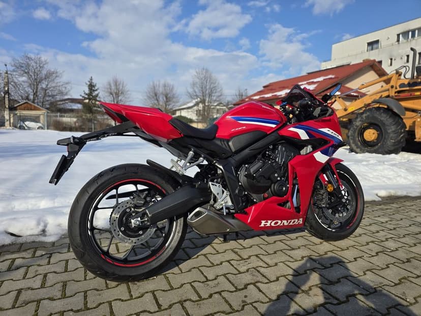 Honda CBR650R 2025 E-clutch