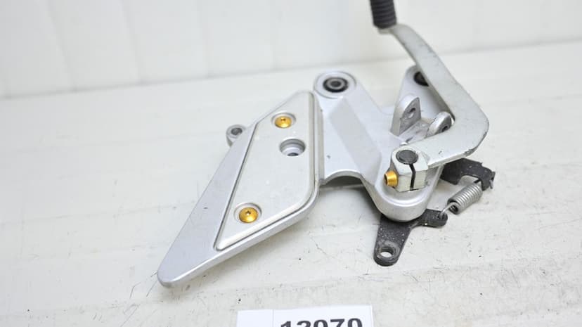 Suport Scarita Fata dreapta Cu Pedala frana Yamaha FZ6 2004 - 2009