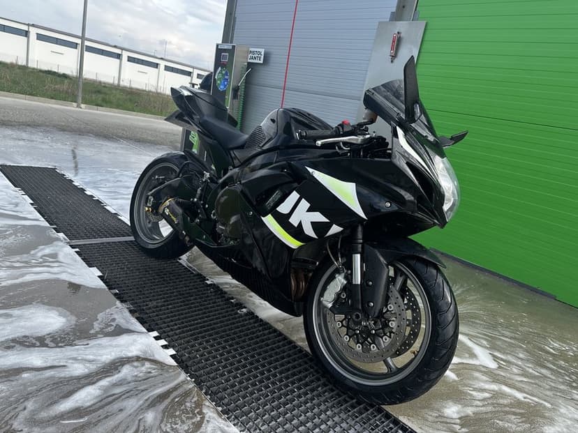 Vand Suzuki GSXR-600 2011