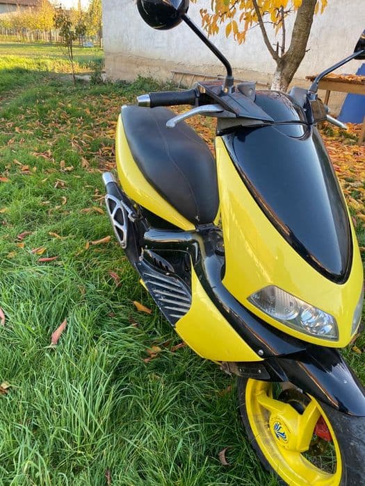 De vanzare scuter Aprillia 50 cmc