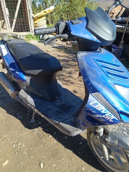 Vând scuter 49 CC in stare foarte buna de funcționare cu acte