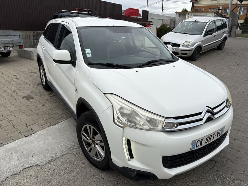 Citroen C4 Aircross Attraction 4x4 variante moto /atv