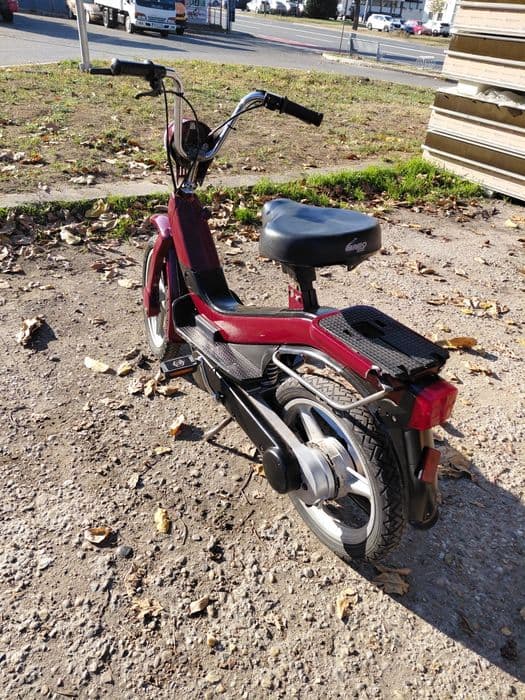 Piaggio Grillo cu pedale.