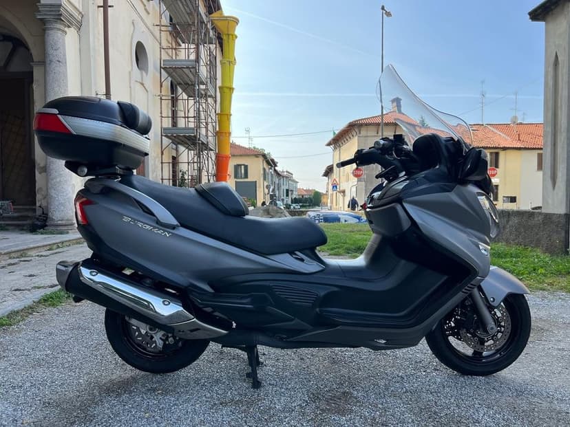 Suzuki burgman 650 executive