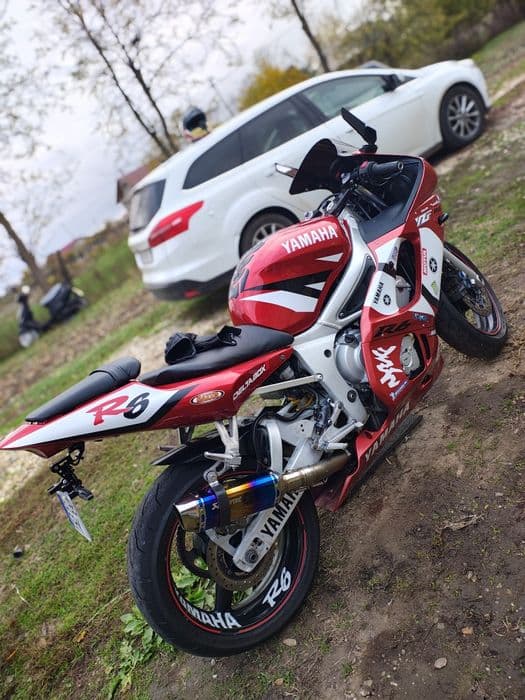 Vând Motocicleta Yamaha r6 600cc