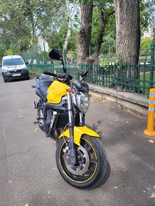 Motocicleta Yamaha FZ6 S2 naked, 600cm