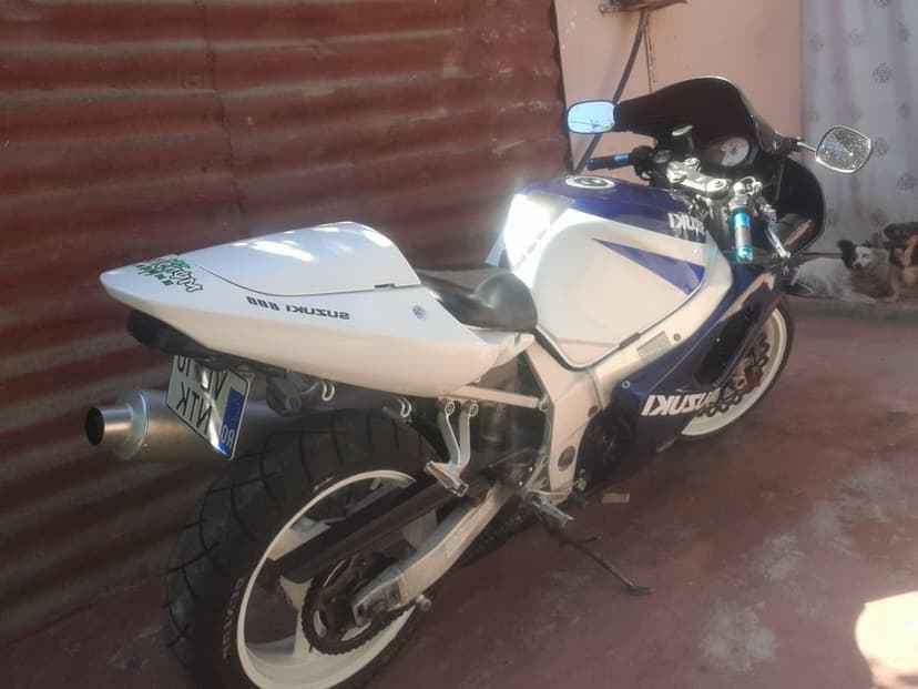 Suzuki gsxr600 k1