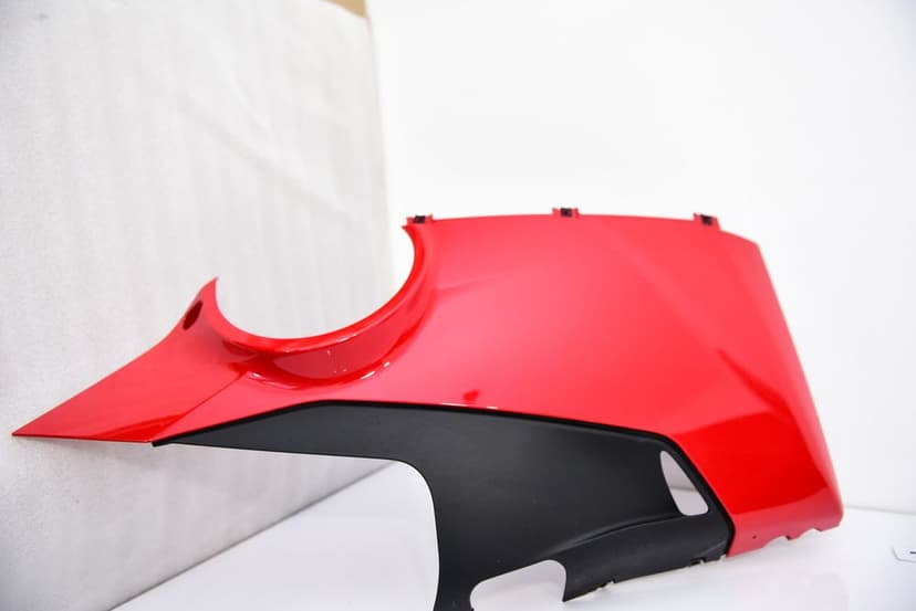 Carena laterala inferioara dreapta burta Ducati Panigale V4