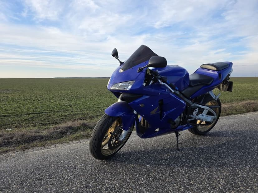 Honda CBR 600 RR ( PC 37)