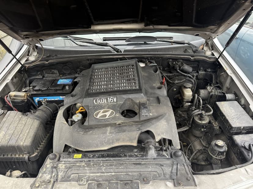 Vand Hyundai  Terracan  acte la zi , fiscal pe loc .