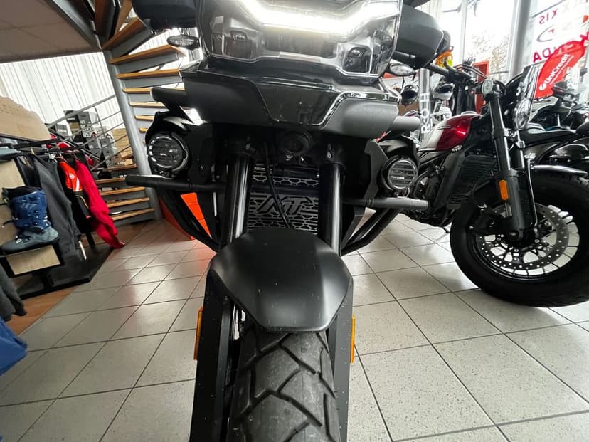 CFmoto 800 mt explorer