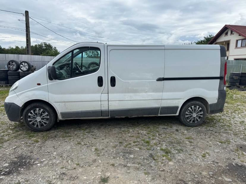 Dezmembrari Dezmembrez Piese piesa Dez Opel Vivaro 2.0 d M9Rm786 2010
