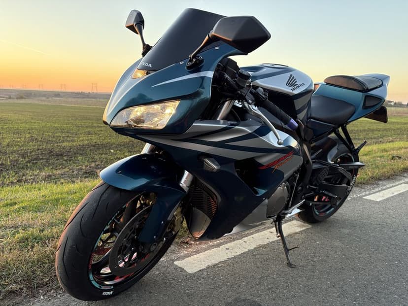 Honda cbr1000 rr sc57