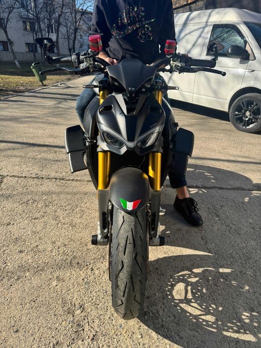 Ducati Streetfighter v4s 2021 Full Carbon Akrapovič  Stare impecabilă.