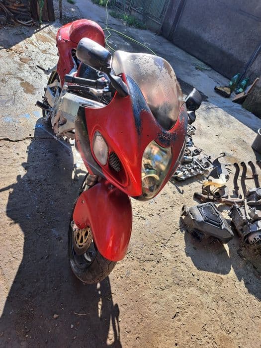 Vând piese Suzuki Gsx1300R Hayabusa 2000