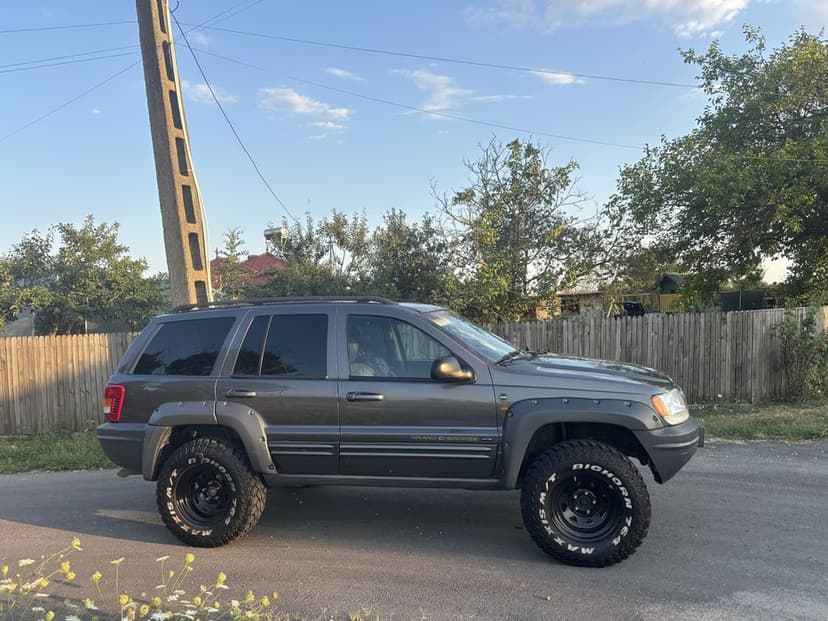 Jeep Grand Cherokee AUTOUTILITARA 4 locuri 2,7
