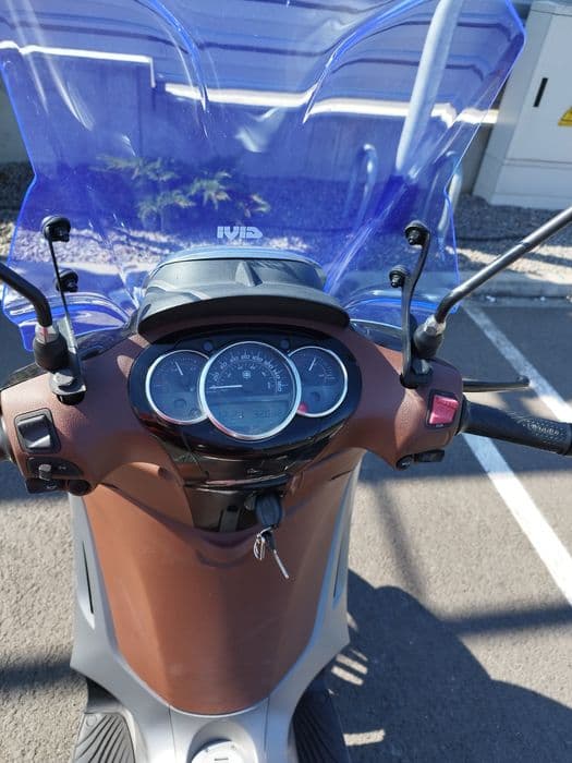 Piaggio Bevely Sport Touring sau schimb