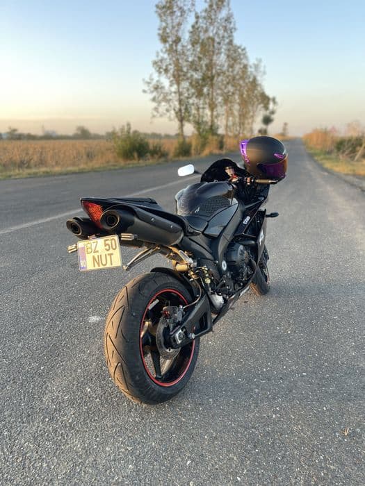 Vând yamaha r1 1000cc rn 19 2008