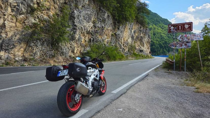 Aprilia Tuono 1100 Factory