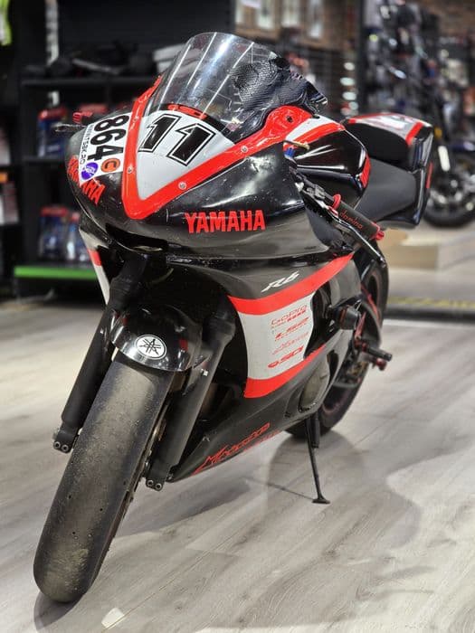 Motocicleta Yamaha R6 2003 pista / circuit, “la cheie”