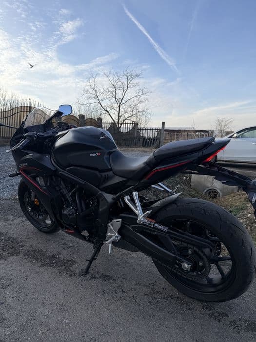 Vand honda cbr650r limitat A2