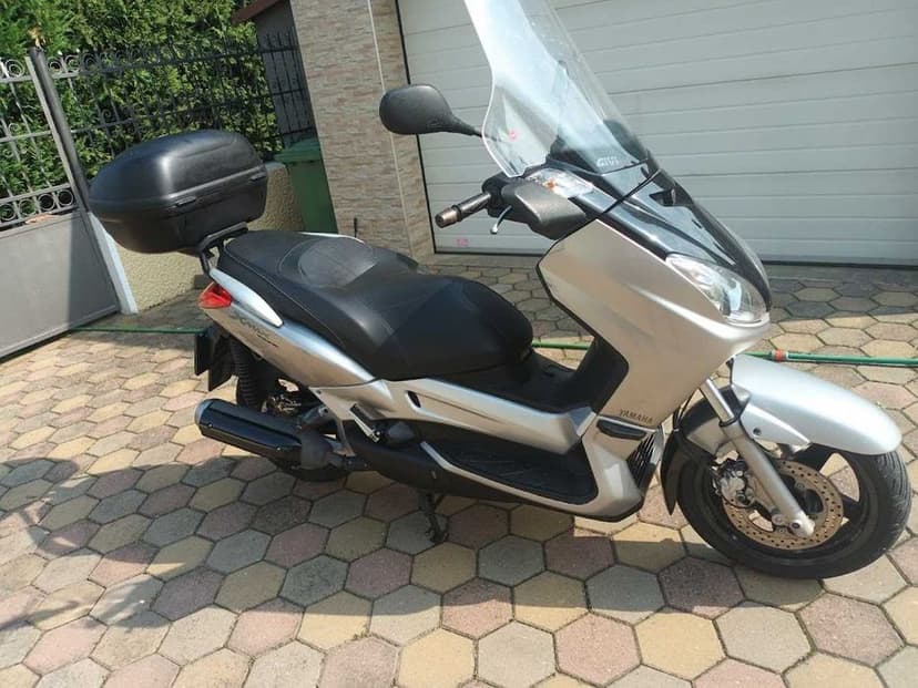 Scuter Yamaha XMax 250