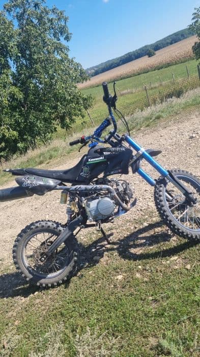 Vand cros sau schimb cu lucruri stare buna de functionare motor nou pe