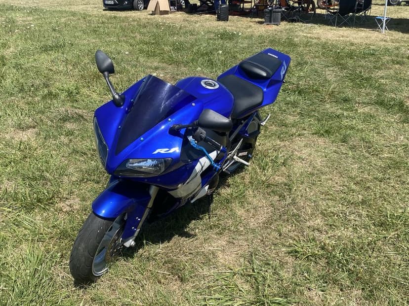 Vand motocicleta vand Yamaha R1