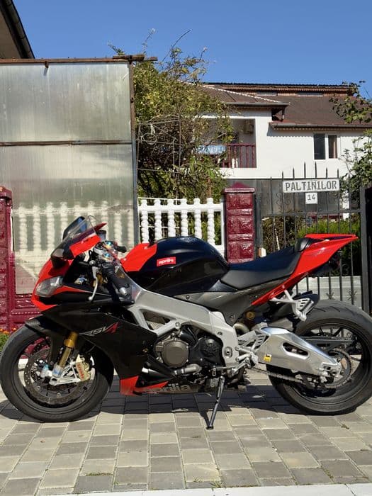 Aprilia rsv4 Factory APRC