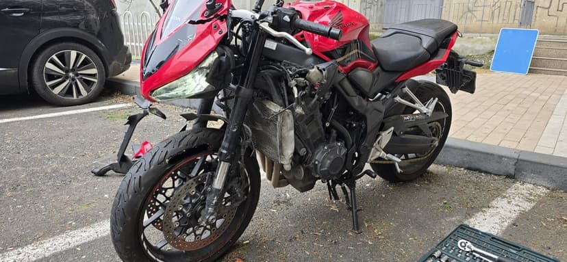 Vând moto honda cbr 650r 2023