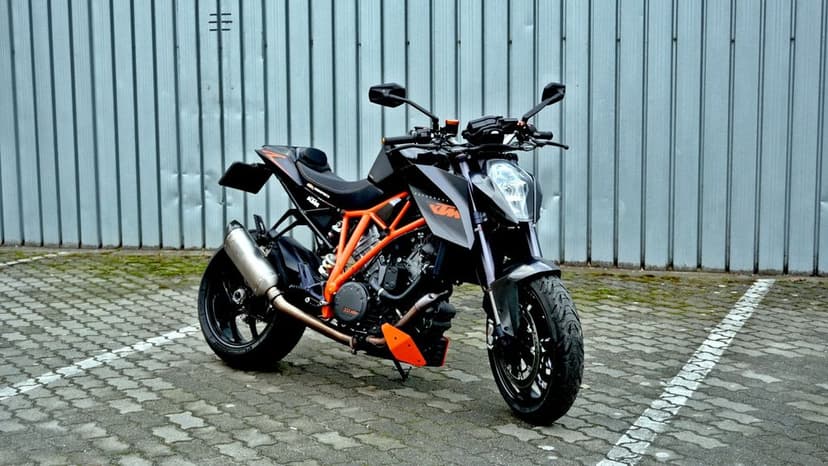 KTM Superduke 1290 R 2016 Akrapovic