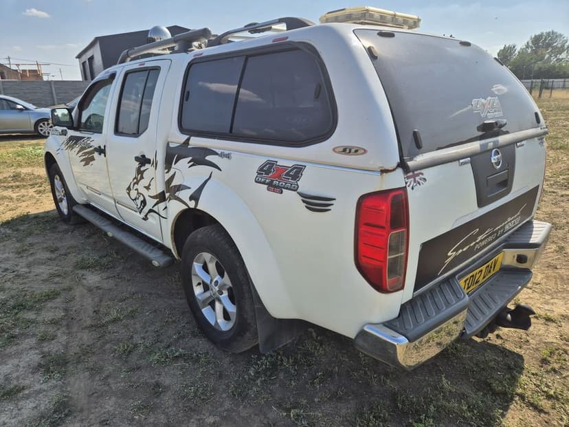 Dezmembrez Nissan Navara 2.5 Automat 2005-2015