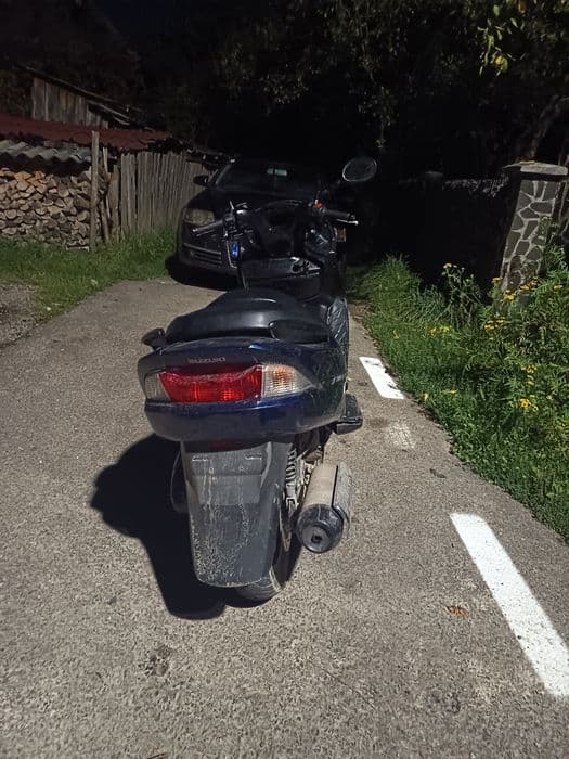 Vând scuter Suzuki burgman 125 defect