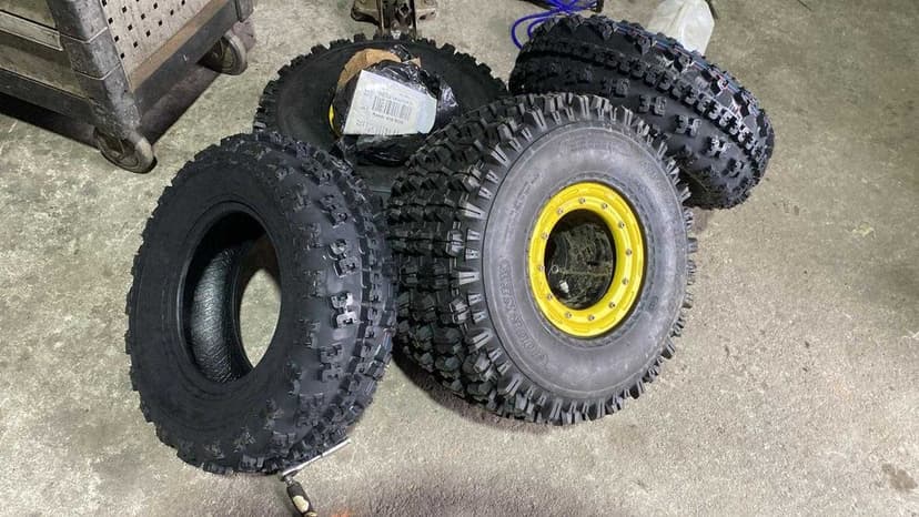 Vand Quad Suzuki Ltz AK47 (cititi anuntul ! )