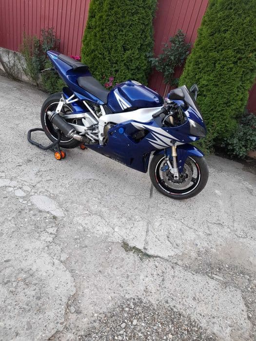 Yamaha r1  motor 1000 sau Schimb cu Masina