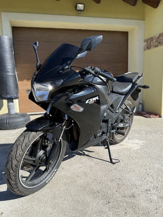 Honda cbr 125r