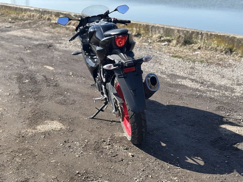 Vând motocicleta SUZUKI GSX-R 125cc   2023