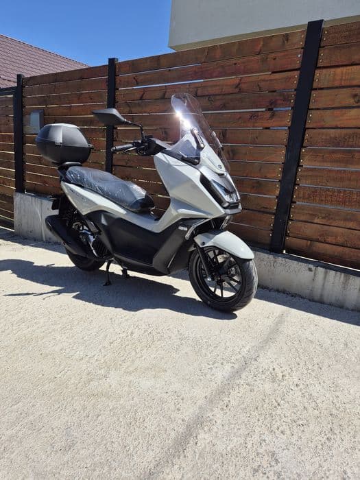 Scuter Kymco SkyTown 125cc/Abs/Nou