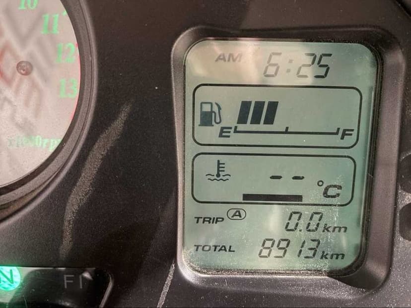 Honda VFR 800 doar 8.900 km impecabilă, condiție showroom - colecție