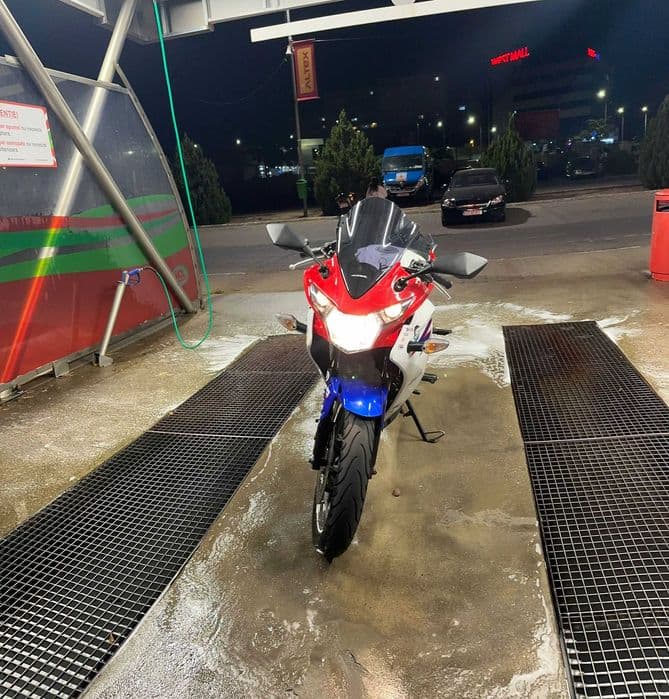 Vând Honda CBR 125 R, 2011, 49.700 KM, 2.300 euro negociabil